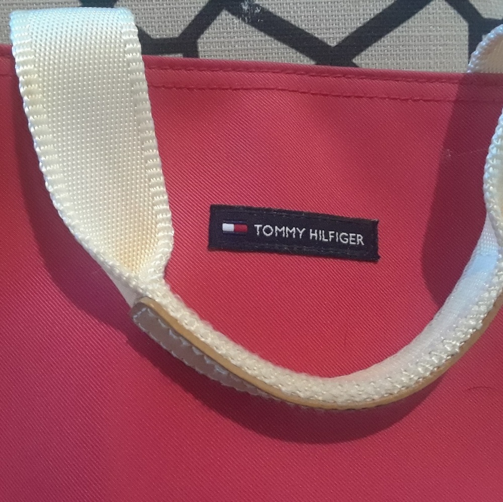Tommy Hilfiger Red Small Purse‎ - Picture 2 of 4